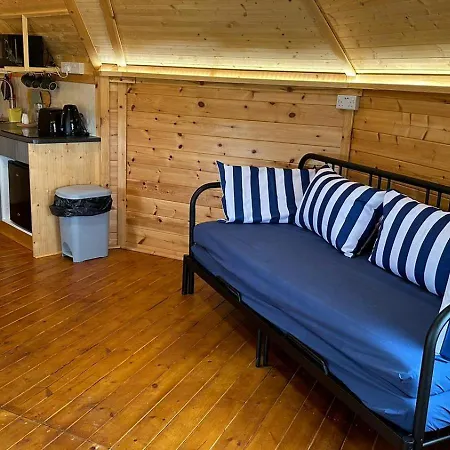 Holly Tree Glamping Cabins Wigglesworth Exterior photo