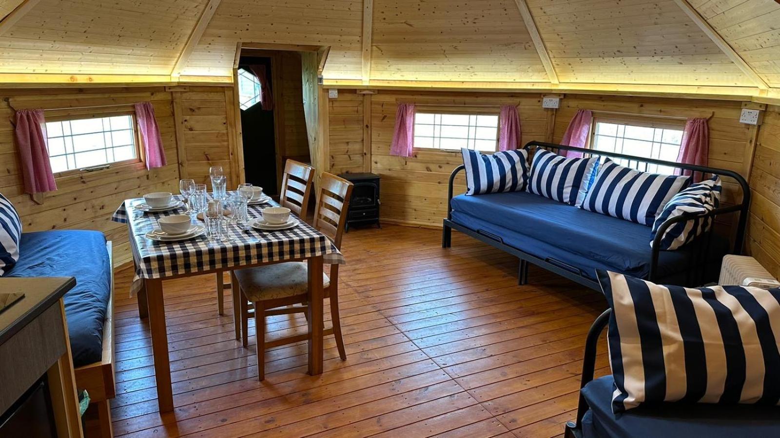 Holly Tree Glamping * Wigglesworth