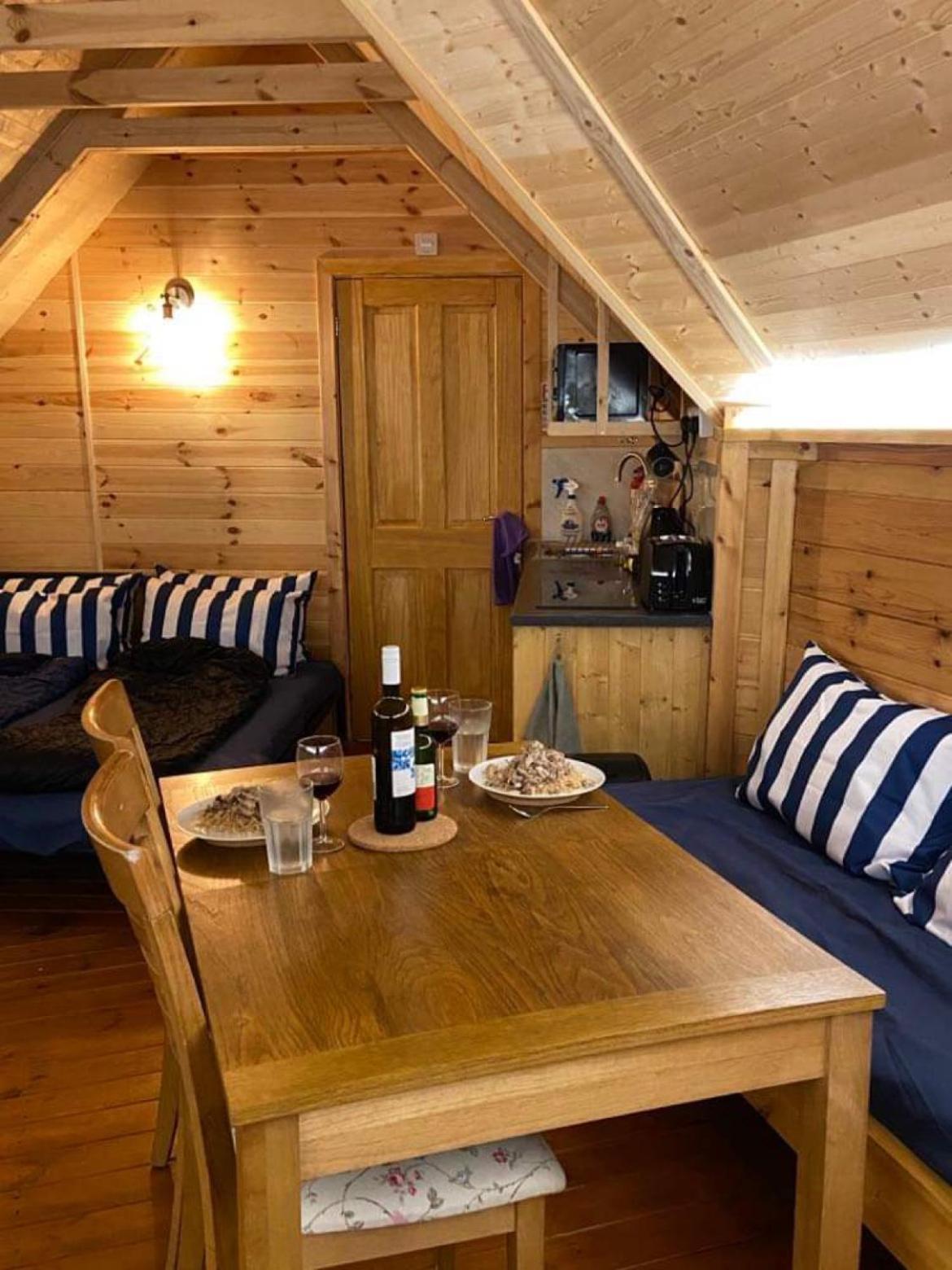 Holly Tree Glamping Chalet Wigglesworth