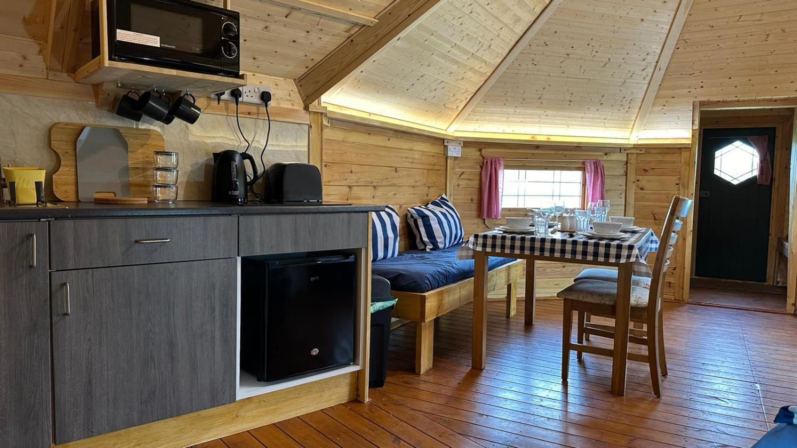 Holly Tree Glamping *