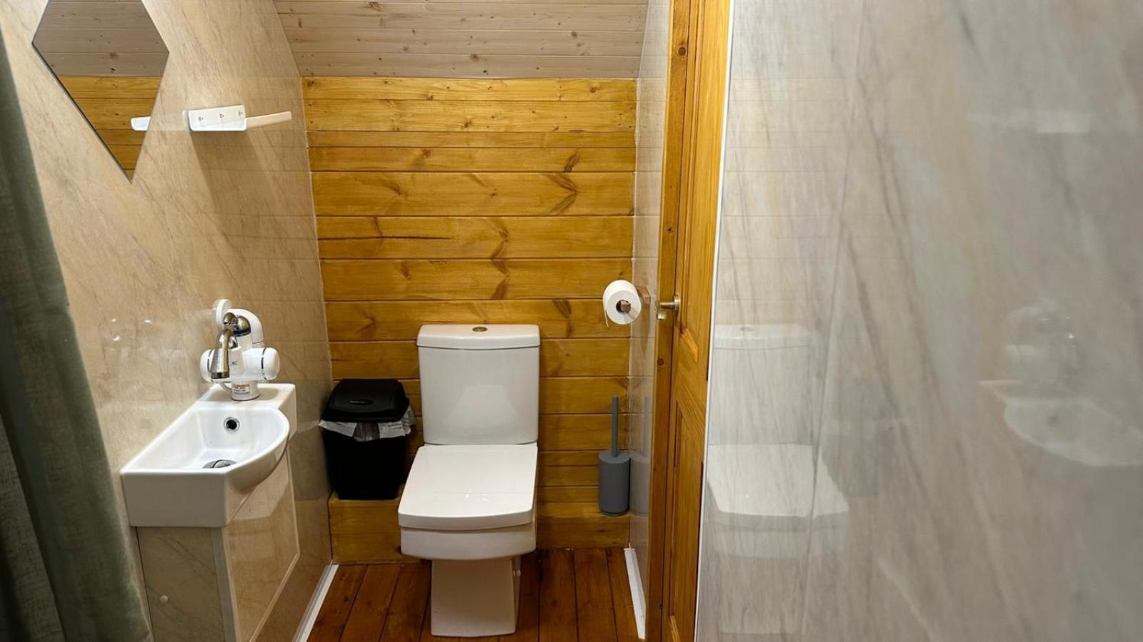 Chalet Holly Tree Glamping Wigglesworth